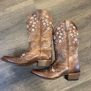 Shyanne Floral Embroidered Boots NWT